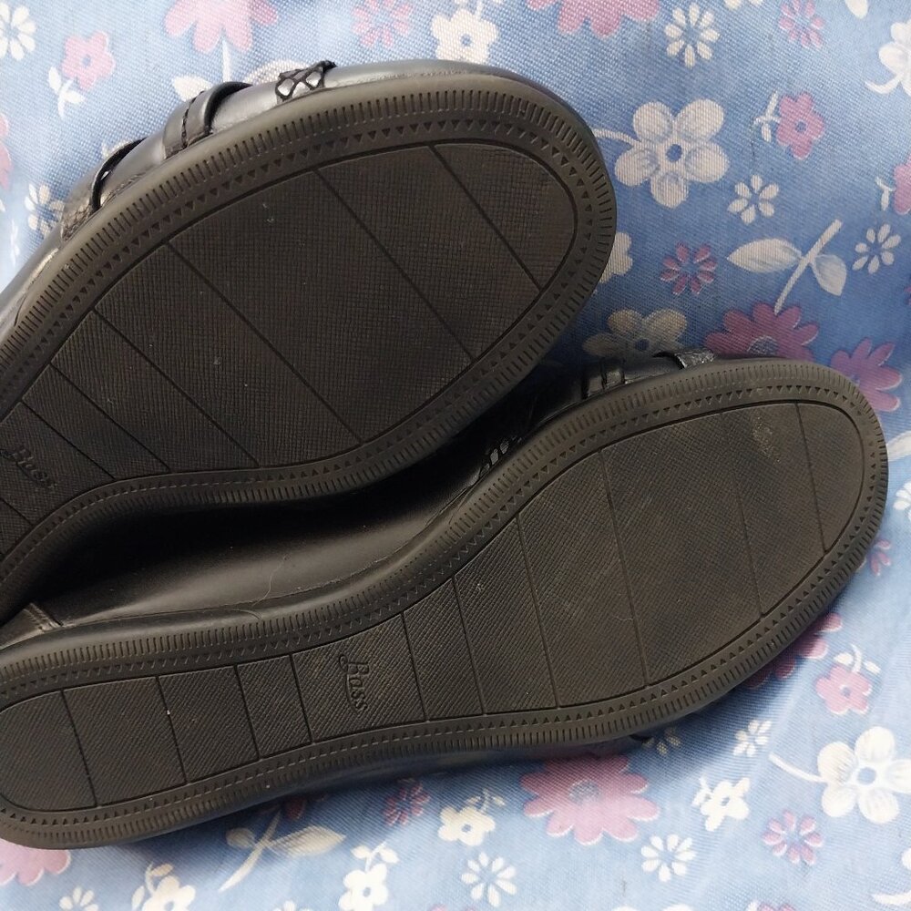 3269 Size 9M Bass Go-To-Comfort Flats. - Picture 5 of 7